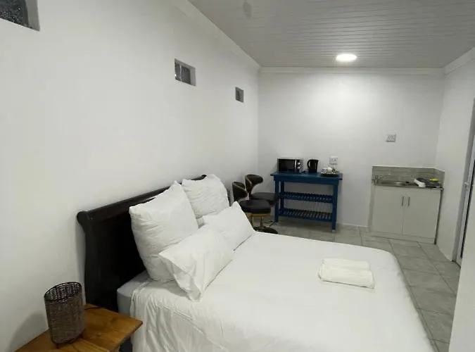 Perfect Long Stay, Near Rondevlei Nature Reserve,Free Wifi